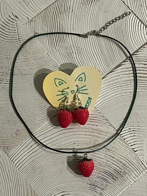 Oorbellen setje aardbeien, Handtassen en Accessoires, Kindersieraden, Nieuw, Oorbellen, Ophalen of Verzenden