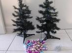 2 x Kerstboompjes + Kerstballen + ophanghaakjes, Ophalen of Verzenden