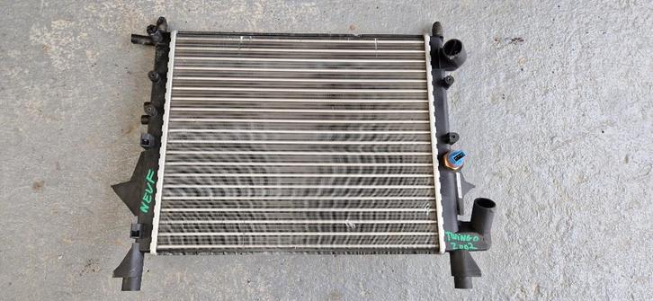 Radiateur eau NEUF RENAULT TWINGO 2002 1.2i essence, Autos : Pièces & Accessoires, Climatisation & Chauffage, Renault, Enlèvement