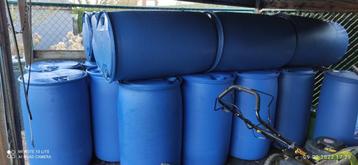 Blauwe vaten 220 Liter met witte stop, uitgespoeld !, Tuin en Terras, Regentonnen, 150 liter of meer, Ophalen, Zo goed als nieuw