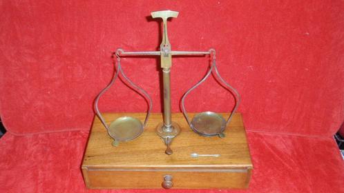 Oude apotheek precisie weegschaal met gewichten, Antiek en Kunst, Antiek | Gereedschap en Instrumenten, Ophalen of Verzenden