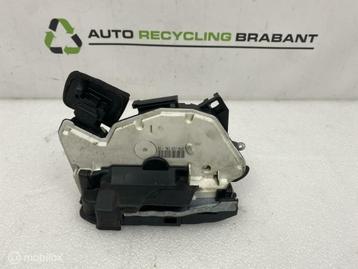 Deurslot Mechaniek Rechts Volkswagen Beetle 5K1837016B beschikbaar voor biedingen