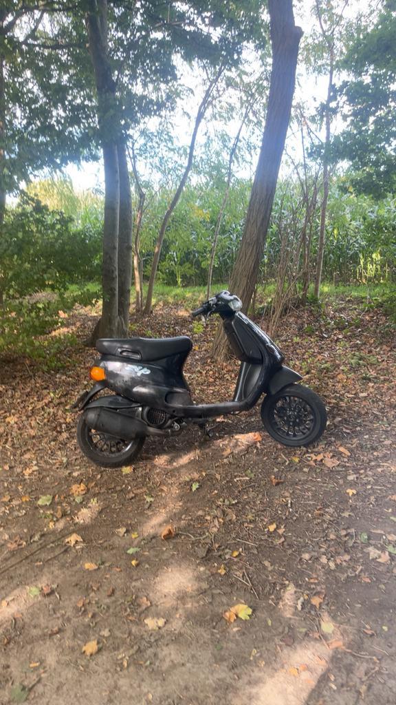 ZIP 125 A KLASSE AC, Fietsen en Brommers, Snorfietsen en Snorscooters, Zo goed als nieuw, Piaggio, Tweetakt, Ophalen