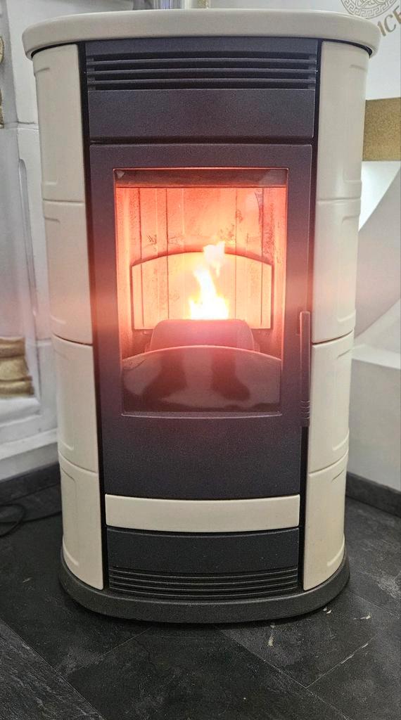 Pelletkachel 12kw met kanalisatie + Levering inbegrepen, Huis en Inrichting, Kachels, Pelletkachel, Ophalen