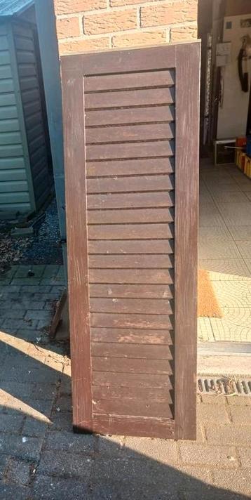 8 Sierluiken in hout beschikbaar voor biedingen