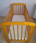 Lit bébé+matelas+couette+draps+tour de lit, Ophalen, Zo goed als nieuw, Ledikant