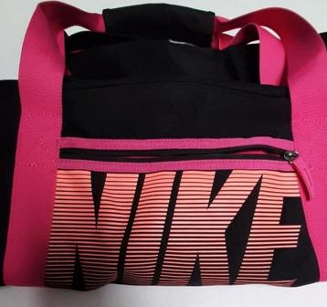 Nike/ sporttas/52 x 30 cm beschikbaar voor biedingen