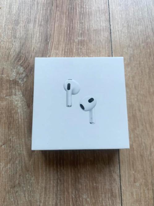 Airpods 3 - nieuw, Telecommunicatie, Mobiele telefoons | Oordopjes, Zo goed als nieuw, Ophalen of Verzenden