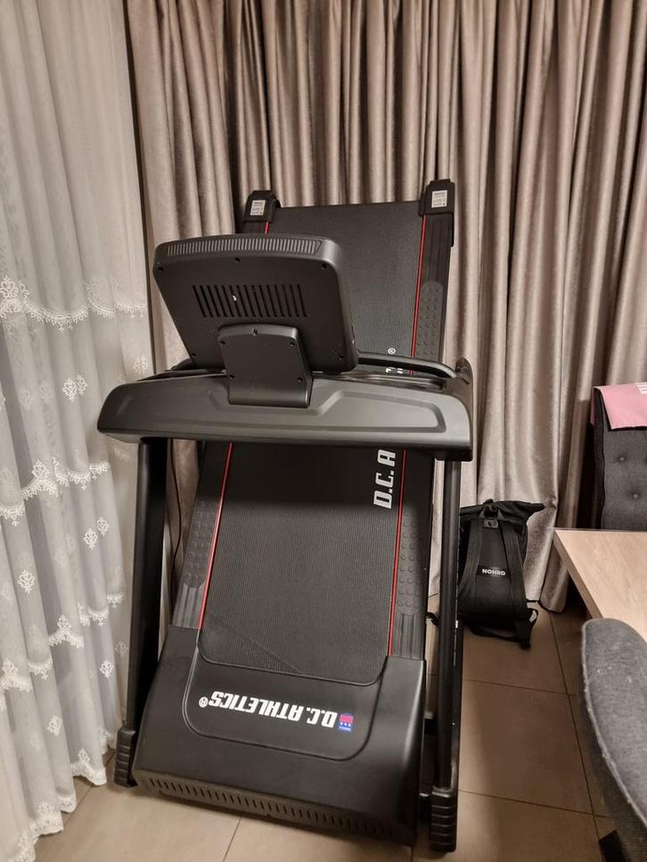 Loopband D.C ATHLETICS Performance 7.0, Sport en Fitness, Fitnessapparatuur, Zo goed als nieuw, Loopband, Armen, Benen, Borst