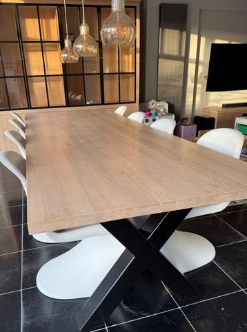 Eettafel eik 8 personen  beschikbaar voor biedingen