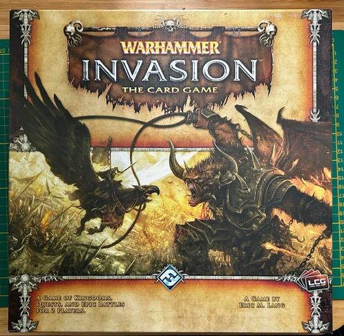Warhammer Invasion + 2 uitbreidingen, Hobby en Vrije tijd, Gezelschapsspellen | Kaartspellen, Zo goed als nieuw, Een of twee spelers