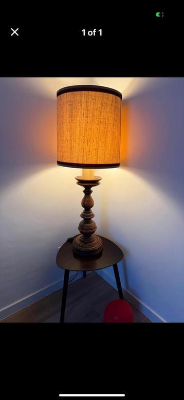 Mark Platt Vintage Tafellamp met Houten Voet beschikbaar voor biedingen