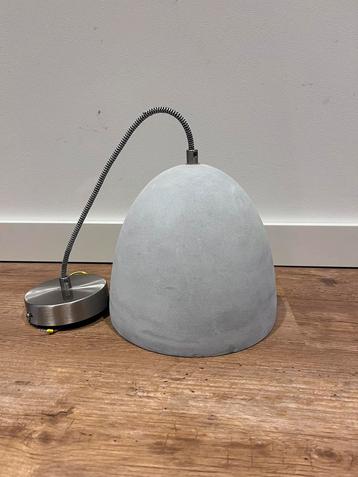 Hanglamp in werkende staat beschikbaar voor biedingen