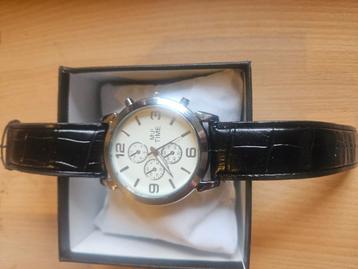 MJ Time horloge  beschikbaar voor biedingen