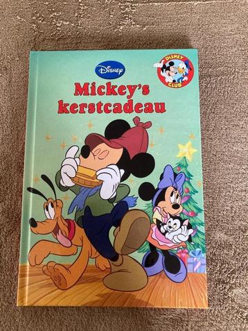 Boekje Disney Boekenclub : Mickey's kerstcadeau.  beschikbaar voor biedingen