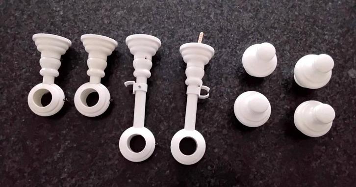 4 eindstukken en 4 steunen voor gordijnstokken, Huis en Inrichting, Stoffering | Gordijnen en Lamellen, Zo goed als nieuw, Wit