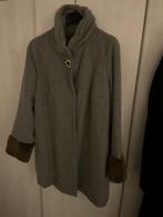 Grijze wollen dames jas met imitatie bond onderaan mouwen, Kleding | Dames, Ophalen, Zo goed als nieuw, Maat 42/44 (L)