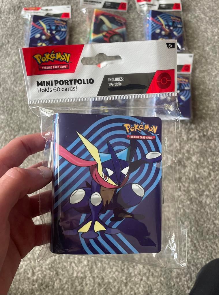 Mini-classeur Pokemon Portfolio, Hobby & Loisirs créatifs, Jeux de cartes à collectionner | Pokémon, Neuf, Pochettes ou Étuis à cartes