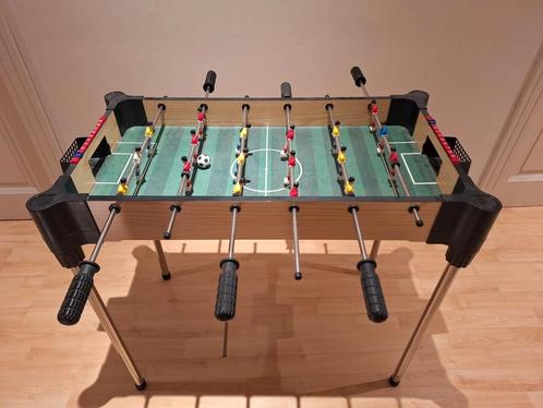 Houten Tafelvoetbal 68 X 35 cm op poten, Kinderen en Baby's, Speelgoed | Voetbaltafels, Zo goed als nieuw, Ophalen
