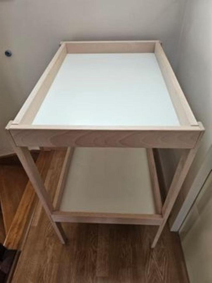 Commode + matras + 2 lakens, Kinderen en Baby's, Kinderkamer | Commodes en Kasten, Gebruikt, Ophalen