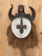 Helm masker, Ophalen