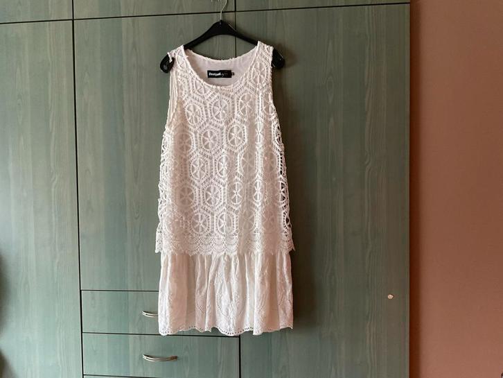 2 zomerkleedjes aan 10 eu per stuk, Kleding | Dames, Jurken, Zo goed als nieuw, Maat 42/44 (L), Wit, Verzenden