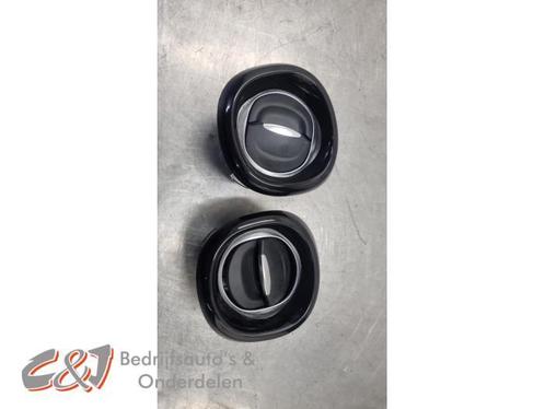 Luchtrooster Dashboard van een Renault Trafic, Auto-onderdelen, Dashboard en Schakelaars, Renault, Gebruikt, 3 maanden garantie