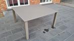 Taupe terrastafel - mat glazen tablet - nieuwstaat, Tuin en Terras, Tuintafels, Ophalen, Zo goed als nieuw, Vierkant, Aluminium