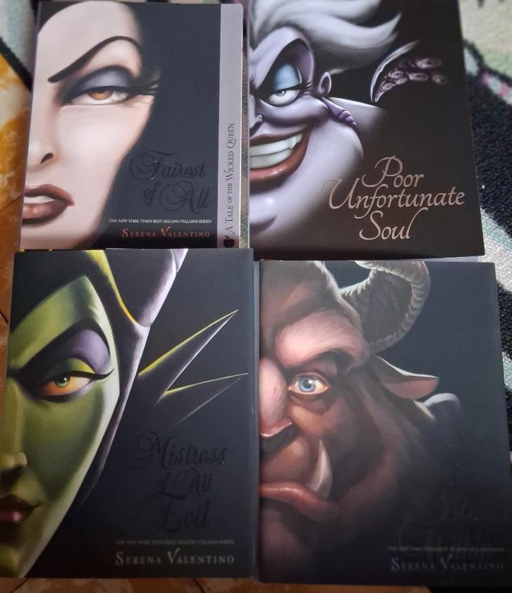 Boekenreeks valentino, Boeken, Fantasy, Gelezen, Ophalen of Verzenden