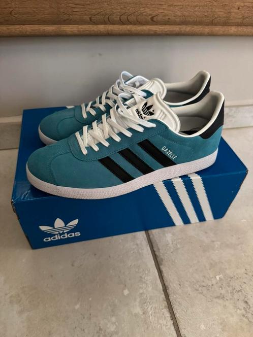 Nieuwe originele Adidas gazelle originals 42 2/3, Kleding | Heren, Schoenen, Nieuw, Sneakers, Overige kleuren, Ophalen of Verzenden