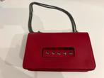 Sac à main magnétique rouge (cuir véritable), Bijoux, Sacs & Beauté, Sacs | Sacs Femme, Enlèvement ou Envoi, Comme neuf, Sac à main