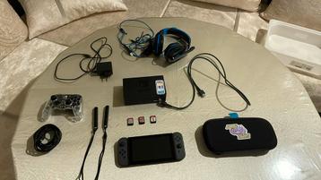 Nitendo Switch Noir, Switch 2019 Upgrade, Enlèvement ou Envoi, Comme neuf, Avec 3 manettes ou plus