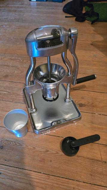 The Rok koffie coffee grinder 'GrinderGC'  beschikbaar voor biedingen