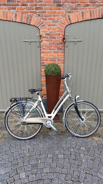 DAMESFIETS  - GAZELLE  ( NIEUWSTAAT  ) beschikbaar voor biedingen