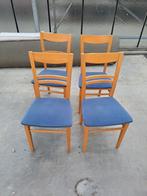 4 houten stoelen in goede staat, Huis en Inrichting, Stoelen, Hout, Blauw, Ophalen of Verzenden, Zo goed als nieuw