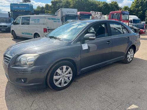 Toyota Avensis *DIESEL-AIRCO* (bj 2004), Auto's, Toyota, Bedrijf, Te koop, Avensis, Diesel, Berline, Handgeschakeld, Zilver of Grijs