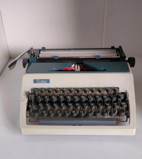 Typemachine Erika Model 42. AZERTY. Jaartal 1972., Hobby en Vrije tijd, Cursusmateriaal, Gebruikt, Taal en Studie, Ophalen of Verzenden