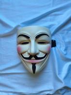 Masque Anonymous en résine, Enlèvement