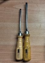 2 Tournevis plats manche bois neufs, Ophalen, Nieuw