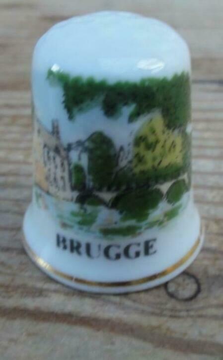 Porseleinen vingerhoedje Brugge, Collections, Dés à coudre, -, Utilisé, -, Porcelaine