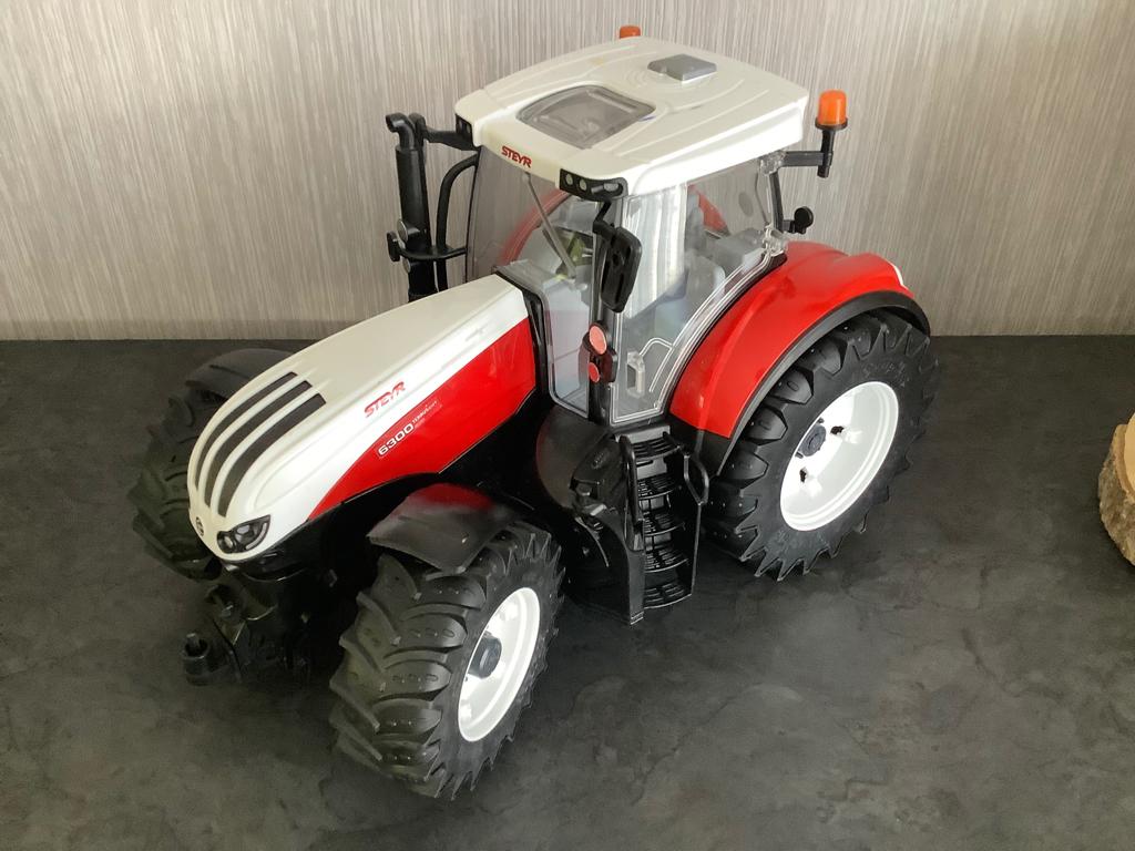 Grote plastic speelgoed tractor ( 20x32 cm), Ophalen of Verzenden, Zo goed als nieuw