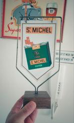 Présentoir de magasin de cigarettes St Michel, Enlèvement