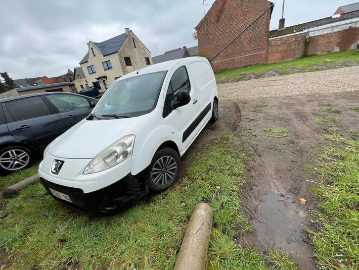 peugeot partner 3 zit, Auto's, Bestelwagens en Lichte vracht, Particulier, Peugeot, Diesel, 3 deurs, Handgeschakeld, Zwart, Leder
