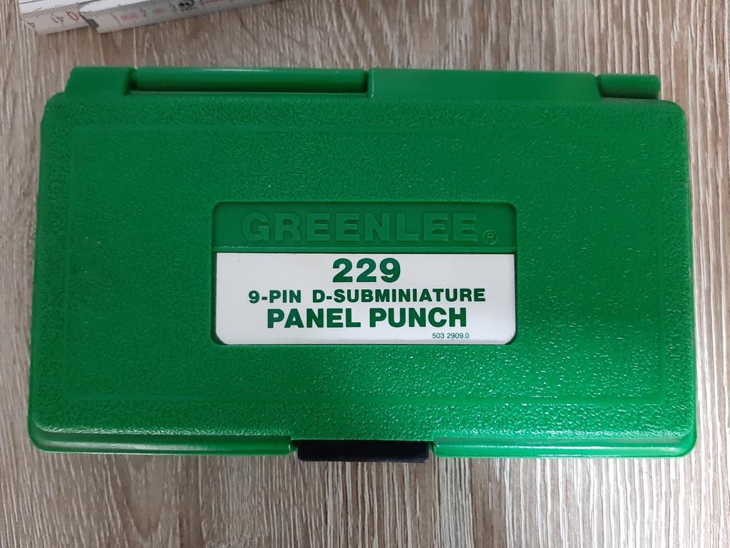 Greenlee 229 9-pin D-subminiature panel punch    A2, Doe-het-zelf en Bouw, Gebruikt, Greenlee, Ophalen of Verzenden