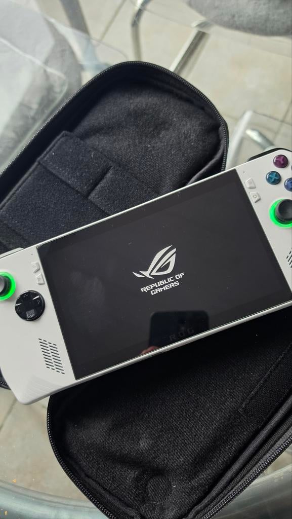 Asus Rog Ally Z1 extrême, Enlèvement, ASUS