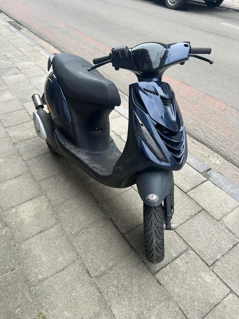 piaggio zip 70cc 2000 model, Fietsen en Brommers, Scooters | Piaggio, Gebruikt, Zip, Klasse B (45 km/u), Tweetakt, Ophalen