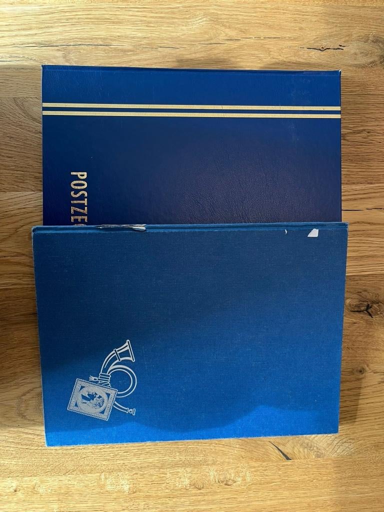 2 albums Tunesie en Korea, Timbres & Monnaies, Timbres | Albums complets & Collections, Enlèvement ou Envoi