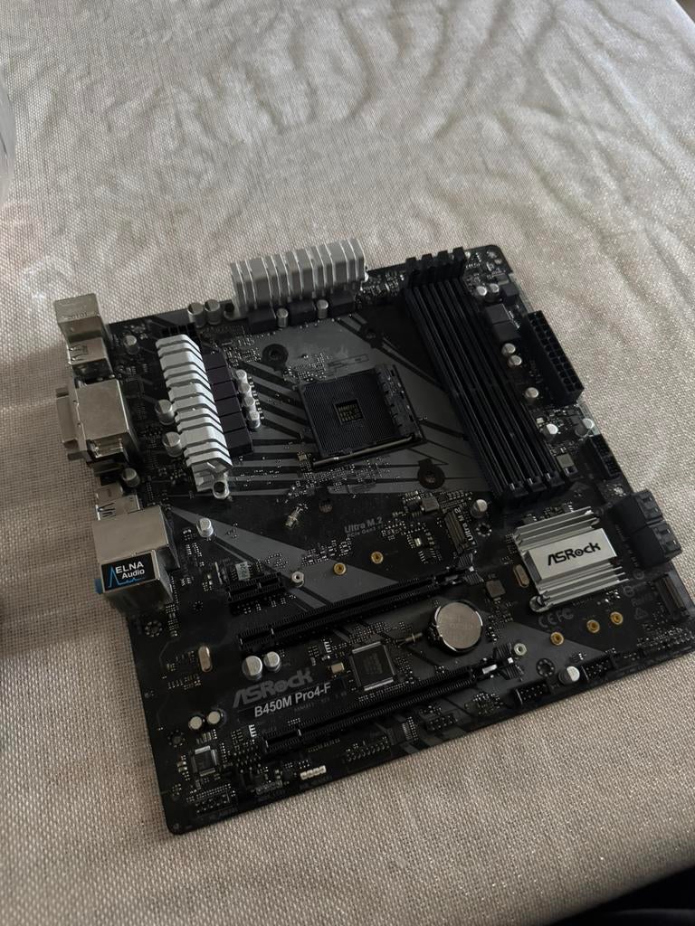 B450M moederbord, Ophalen of Verzenden, Zo goed als nieuw