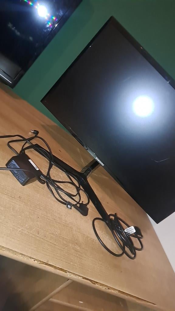 Monitor samsung + HDMI kabel + kabel voor monitor zelf, Computers en Software, Ophalen, HDMI