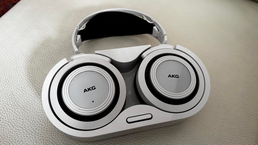 AKG K935 - Draadloze over-ear koptelefoon voor TV - Wit, TV, Hi-fi & Vidéo, Casques audio, Enlèvement, Utilisé, Sans fil